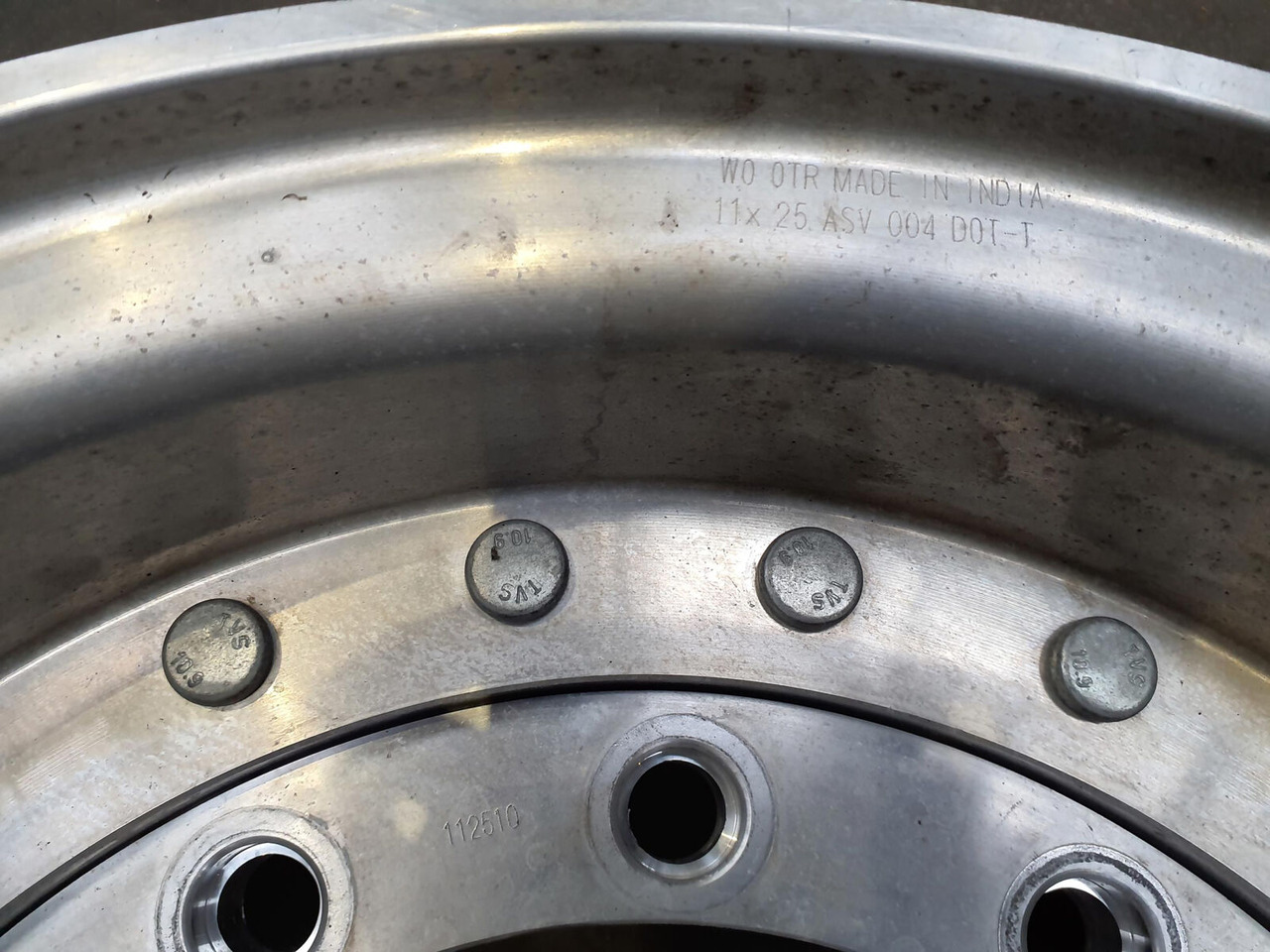 Grove Rim 445/95R25 12 13.3 2p Alu - Rim for Crane: picture 5 Grove Rim 445/95R25 12 13.3 2p Alu - Rim for Crane: picture 5