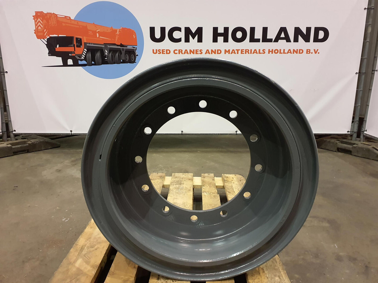 Grove Rim 445/95R25 12 14.5 3p - Rim for Crane: picture 1 Grove Rim 445/95R25 12 14.5 3p - Rim for Crane: picture 1