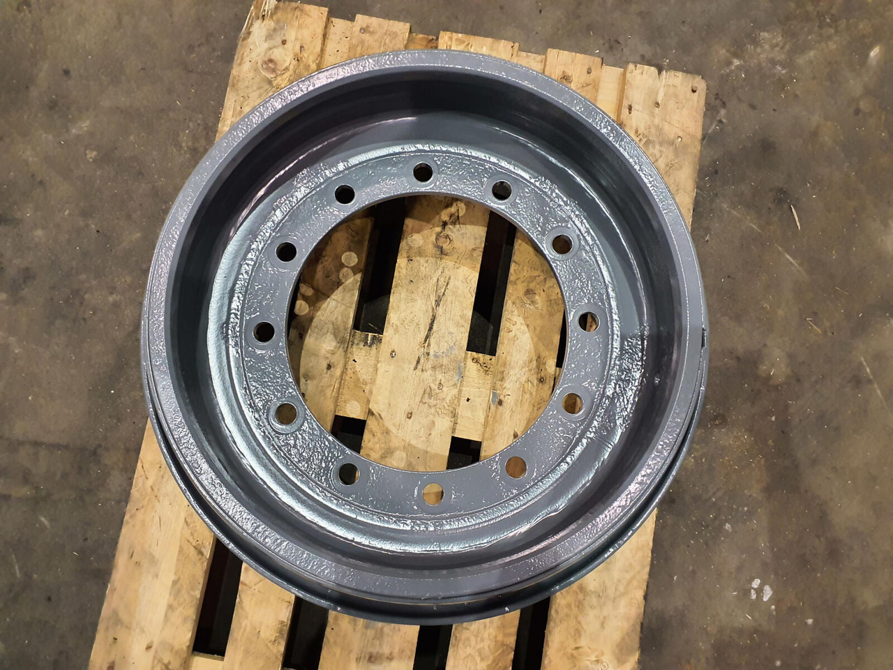 Grove Rim 445/95R25 12 14.5 3p - Rim for Crane: picture 3 Grove Rim 445/95R25 12 14.5 3p - Rim for Crane: picture 3