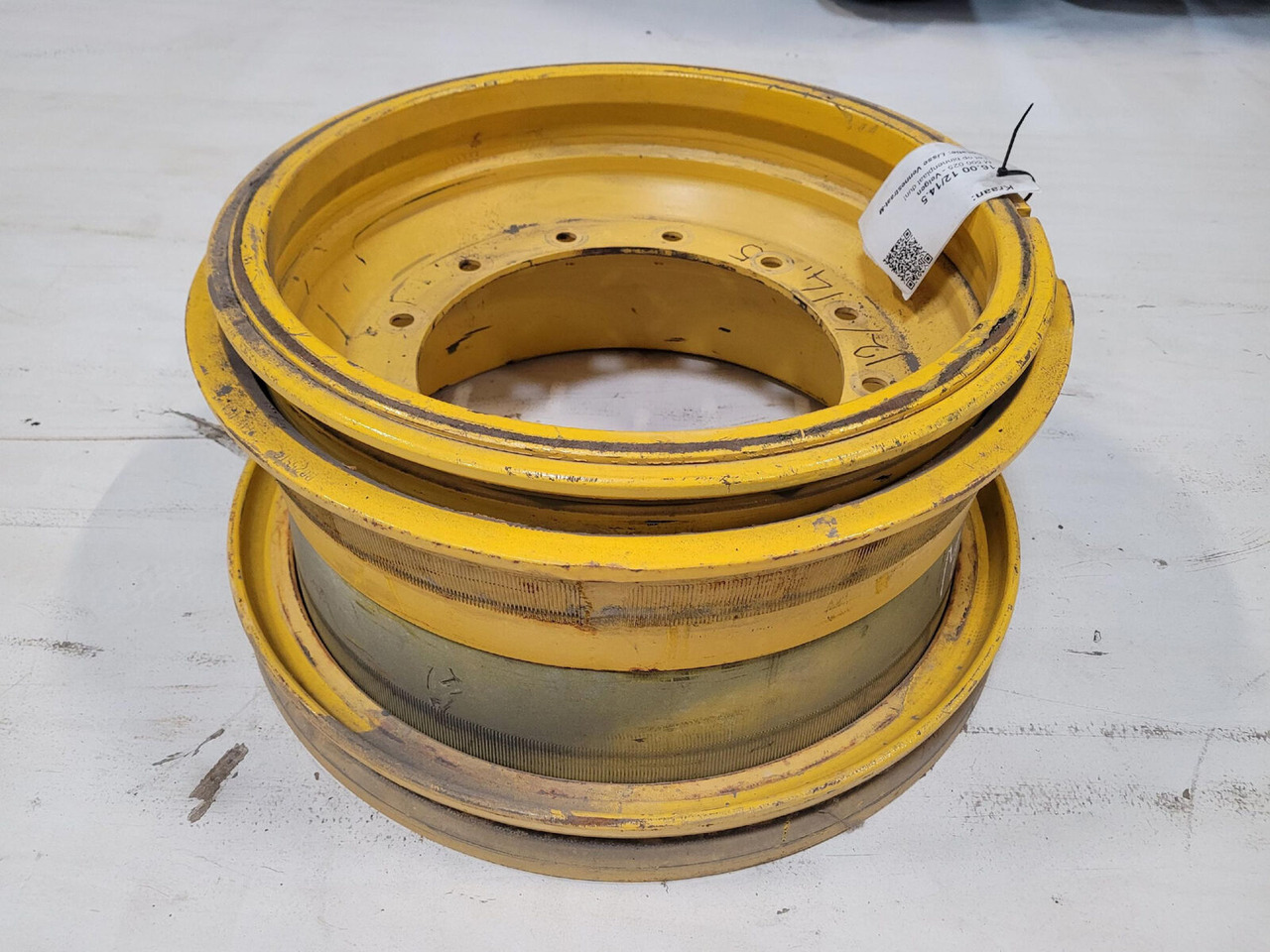 Grove Rim 445/95R25 12 14 5p - Rim for Crane: picture 1 Grove Rim 445/95R25 12 14 5p - Rim for Crane: picture 1