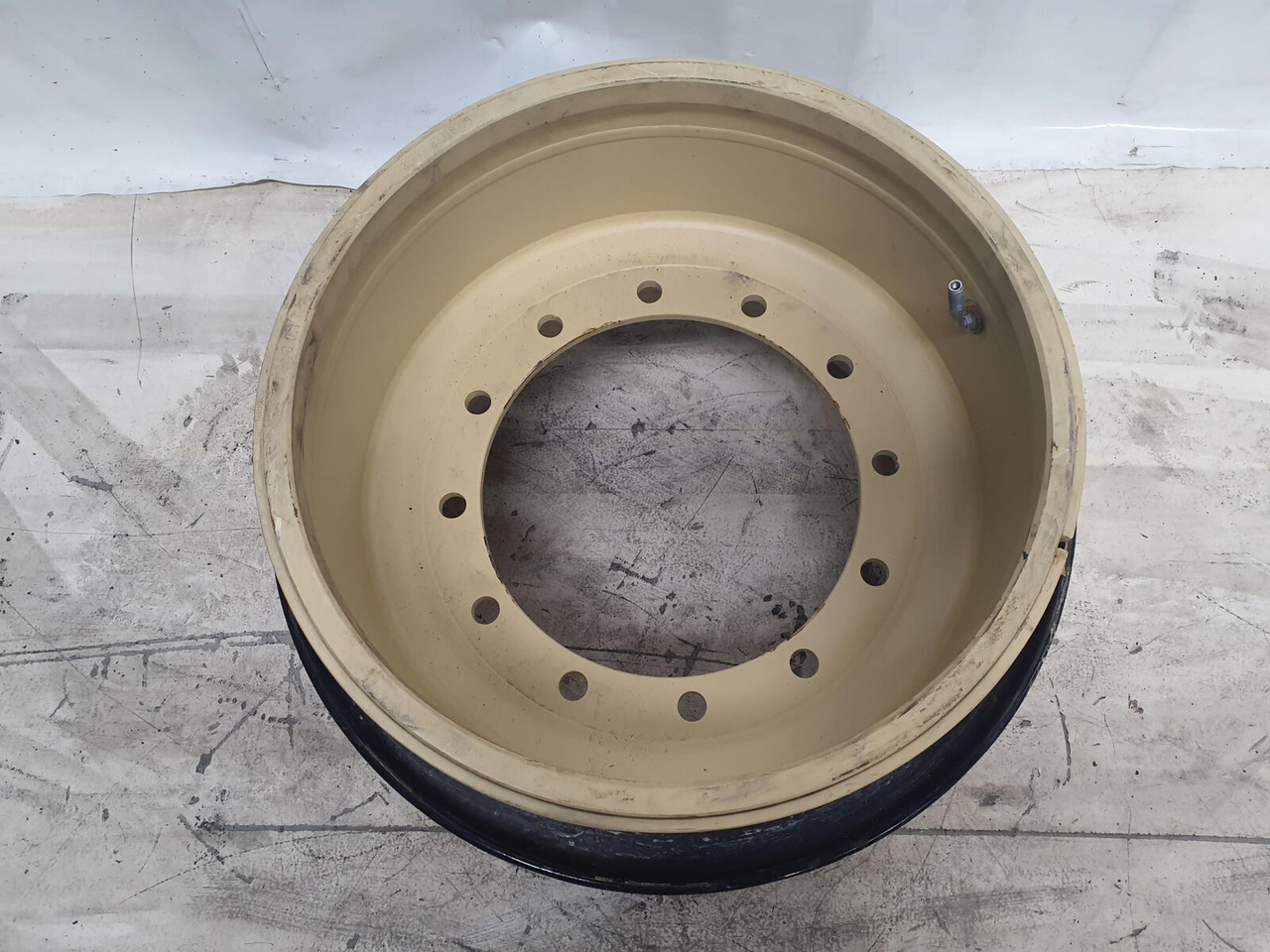 Grove Rim 525/80R25 12 20.5 3p - Rim for Crane: picture 2 Grove Rim 525/80R25 12 20.5 3p - Rim for Crane: picture 2