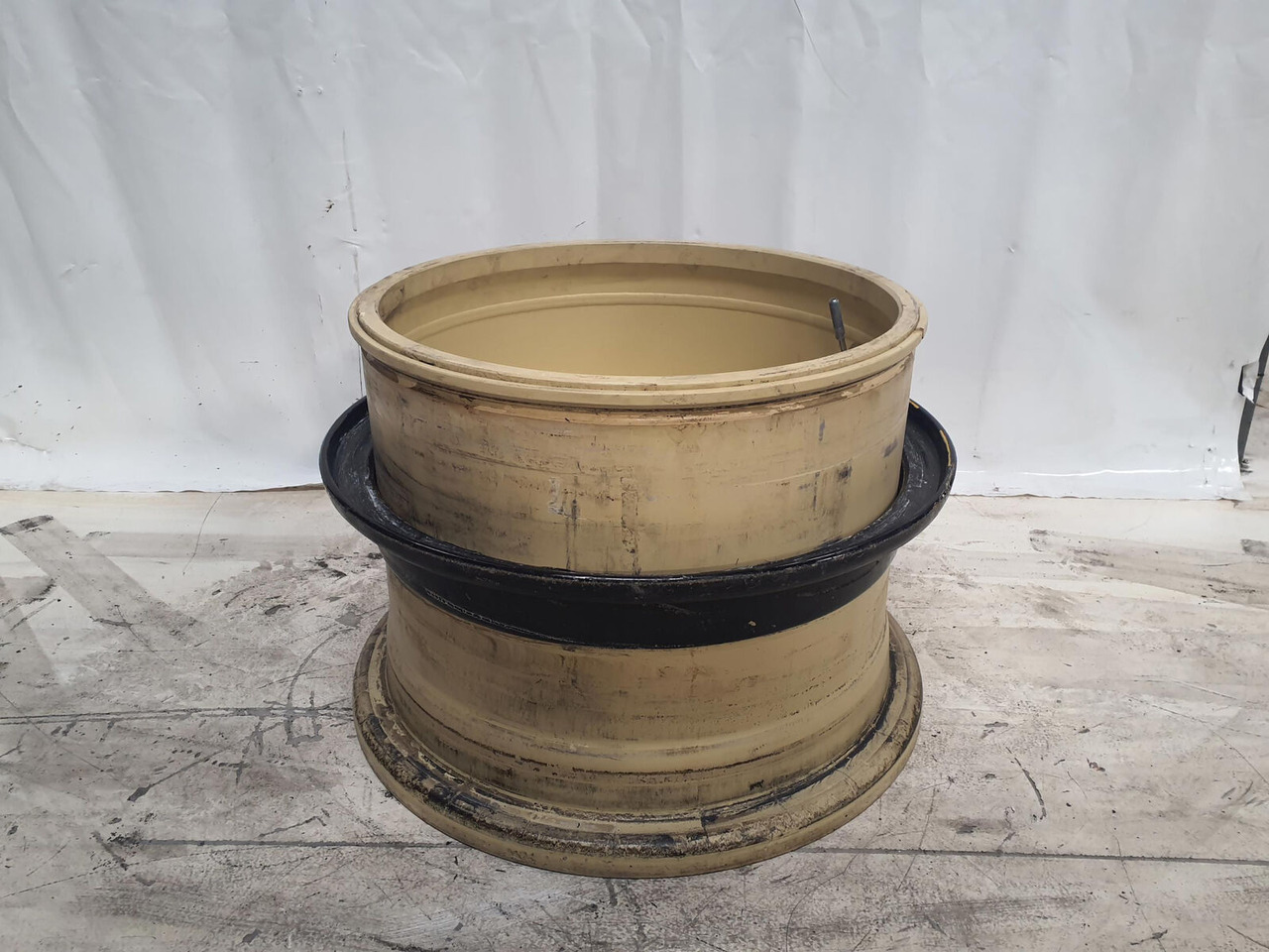 Grove Rim 525/80R25 12 20.5 3p - Rim for Crane: picture 3 Grove Rim 525/80R25 12 20.5 3p - Rim for Crane: picture 3