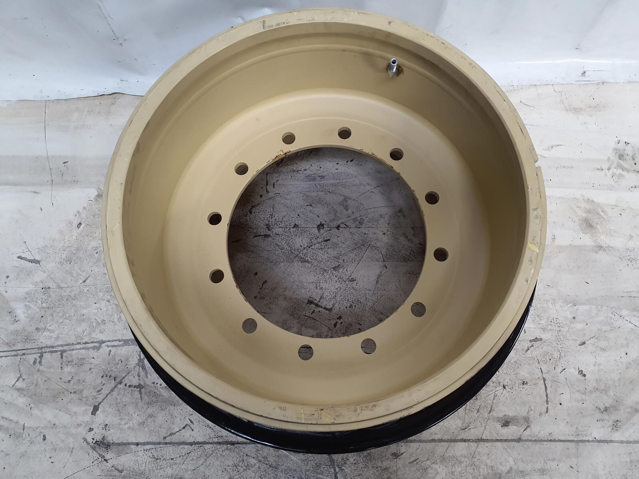 Grove Rim 525/80R25 12 20.5 3p - Rim for Crane: picture 2 Grove Rim 525/80R25 12 20.5 3p - Rim for Crane: picture 2