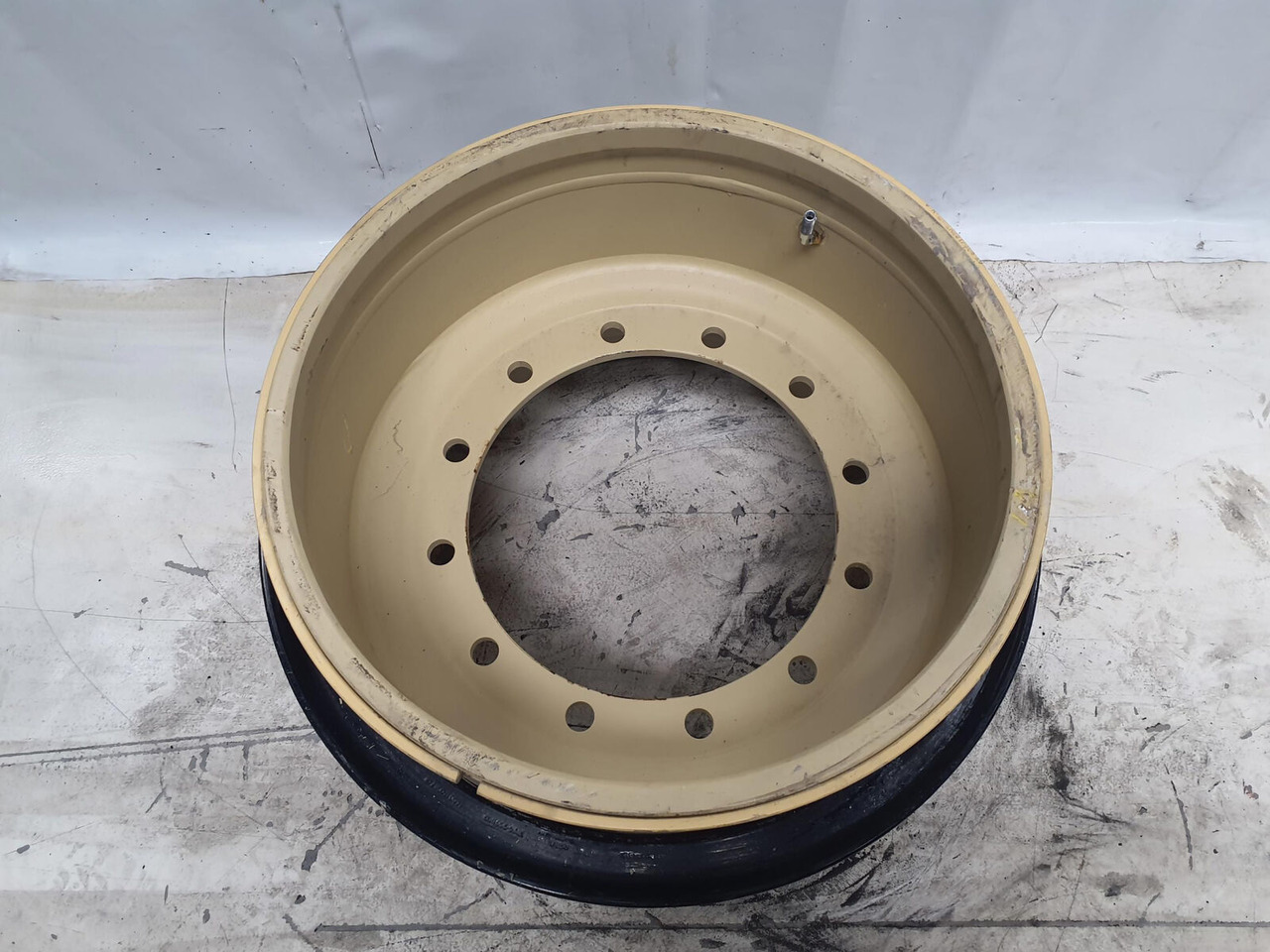 Grove Rim 525/80R25 12 20.5 3p - Rim for Crane: picture 2 Grove Rim 525/80R25 12 20.5 3p - Rim for Crane: picture 2