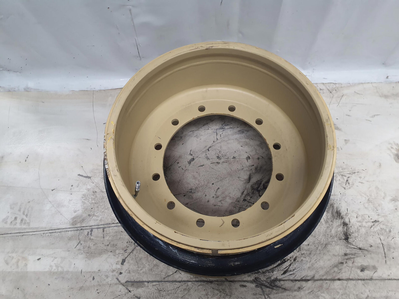 Grove Rim 525/80R25 12 20.5 3p - Rim for Crane: picture 2 Grove Rim 525/80R25 12 20.5 3p - Rim for Crane: picture 2