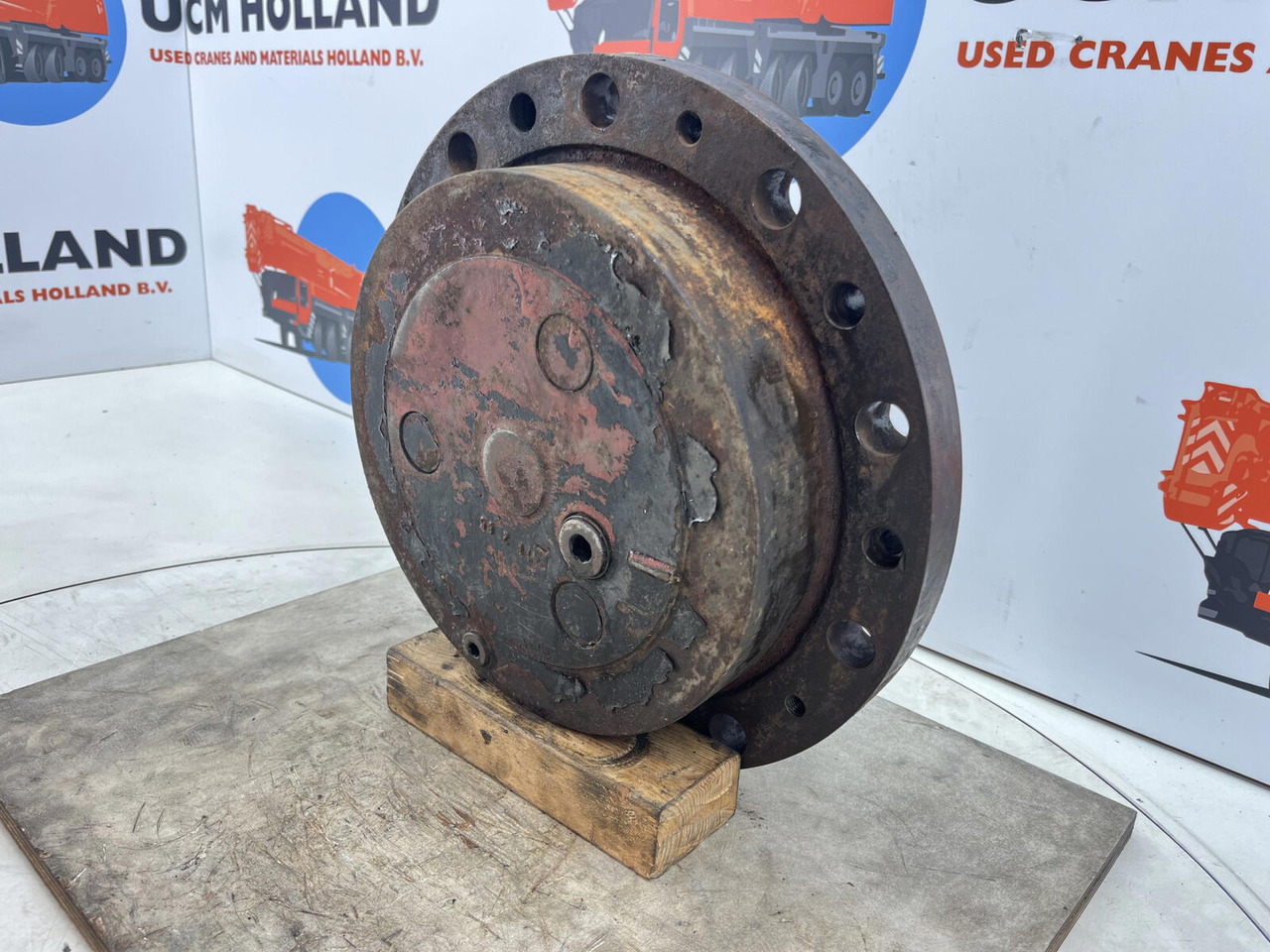Kessler Planetary gear 17-24-67-32-3pl-H83-42 - Final drive for Mobile crane: picture 2 Kessler Planetary gear 17-24-67-32-3pl-H83-42 - Final drive for Mobile crane: picture 2