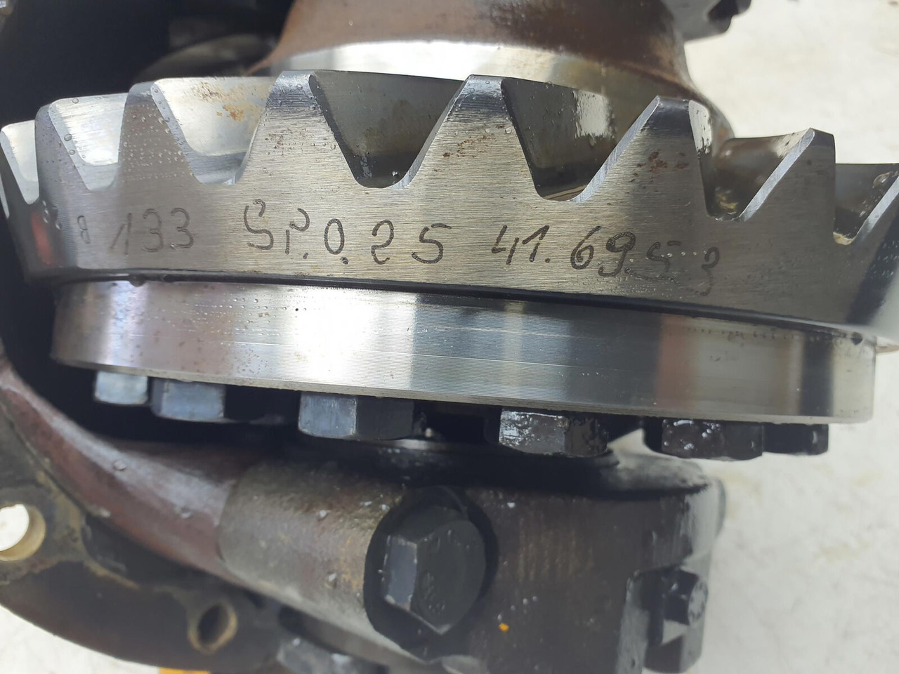 Krupp KMK 2025 end differential axle 1 11x29 - Differential gear for Crane: picture 4 Krupp KMK 2025 end differential axle 1 11x29 - Differential gear for Crane: picture 4
