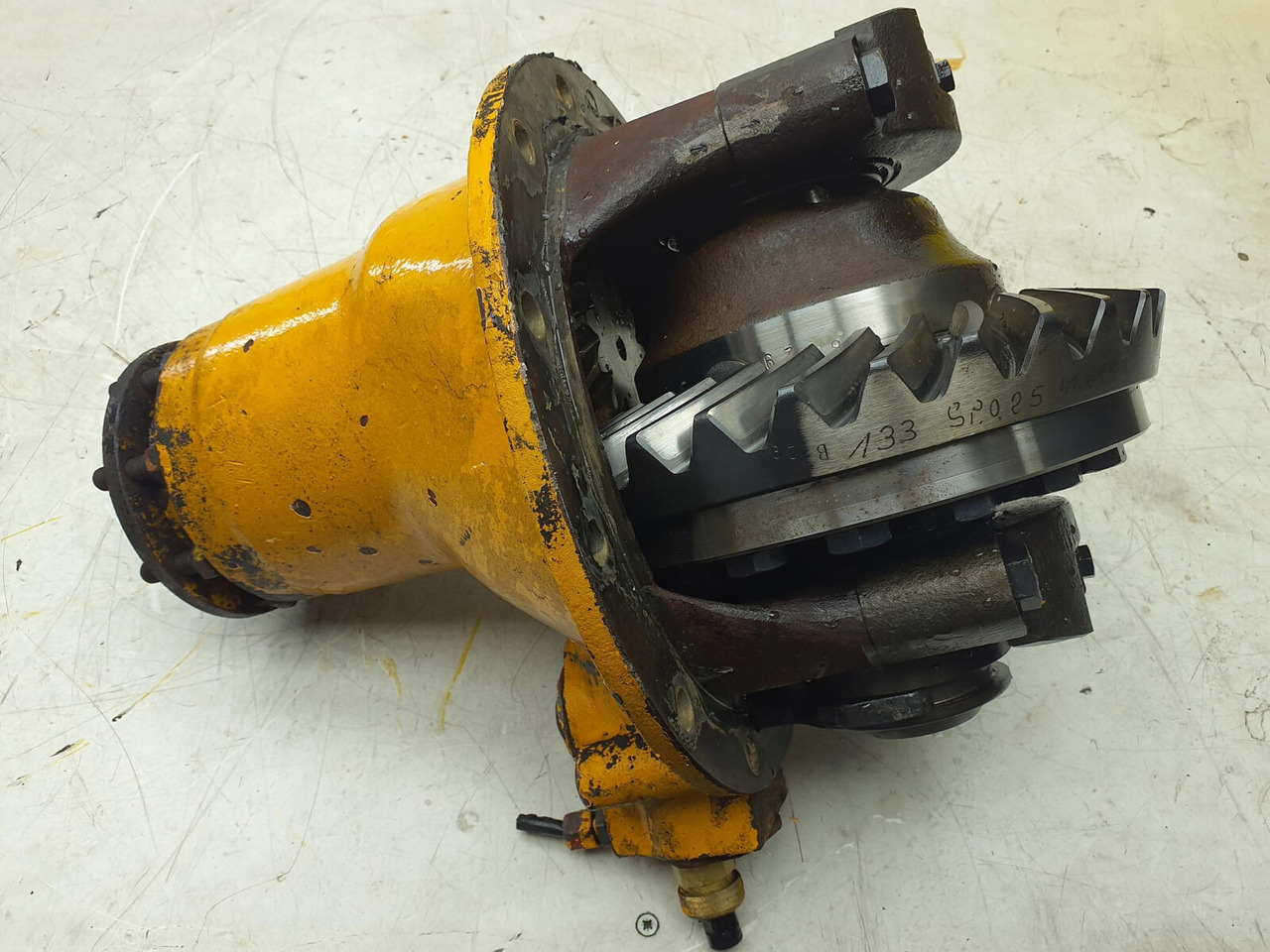 Krupp KMK 2025 end differential axle 1 11x29 - Differential gear for Crane: picture 5 Krupp KMK 2025 end differential axle 1 11x29 - Differential gear for Crane: picture 5