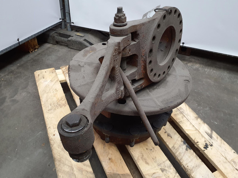 Krupp KMK 4070 Megatrack axle housing - Steering knuckle for Crane: picture 4 Krupp KMK 4070 Megatrack axle housing - Steering knuckle for Crane: picture 4