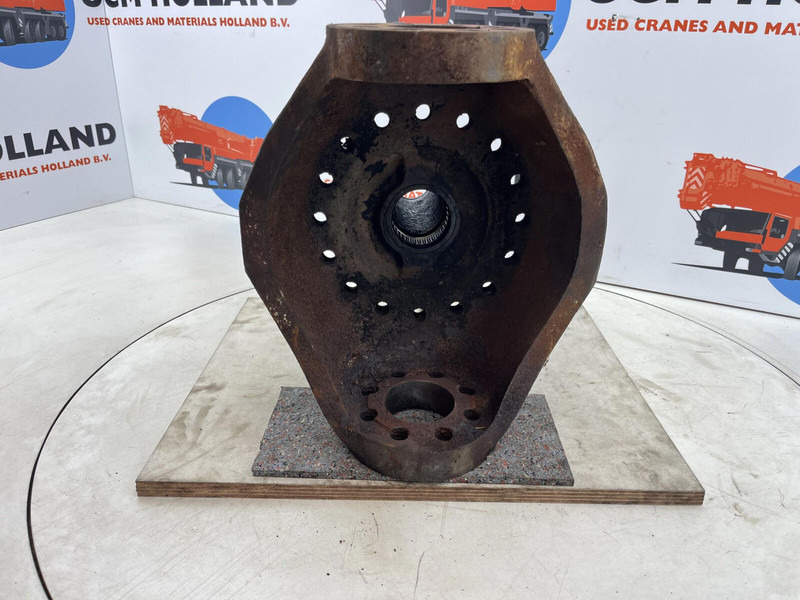 Krupp KMK 5100 Steering knuckle 16 holes axle 1 - Steering knuckle for Crane: picture 5 Krupp KMK 5100 Steering knuckle 16 holes axle 1 - Steering knuckle for Crane: picture 5