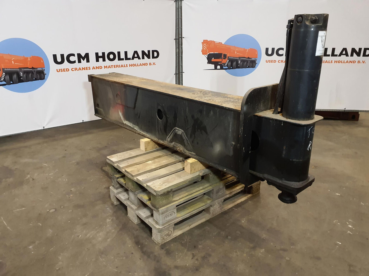 Krupp KMK 5100 sliding beam front - Suspension for Mobile crane: picture 1 Krupp KMK 5100 sliding beam front - Suspension for Mobile crane: picture 1