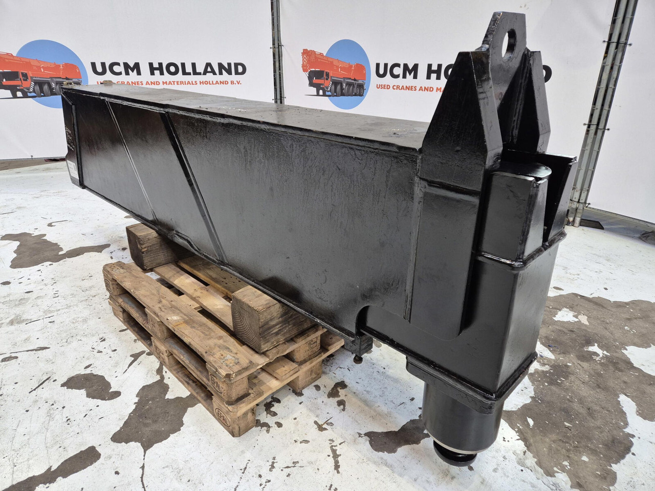 Krupp KMK 6200 sliding beam complete rear - Suspension for Mobile crane: picture 1 Krupp KMK 6200 sliding beam complete rear - Suspension for Mobile crane: picture 1