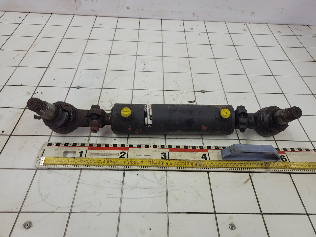 Krupp steering cylinder - Hydraulic cylinder for Mobile crane: picture 1 Krupp steering cylinder - Hydraulic cylinder for Mobile crane: picture 1