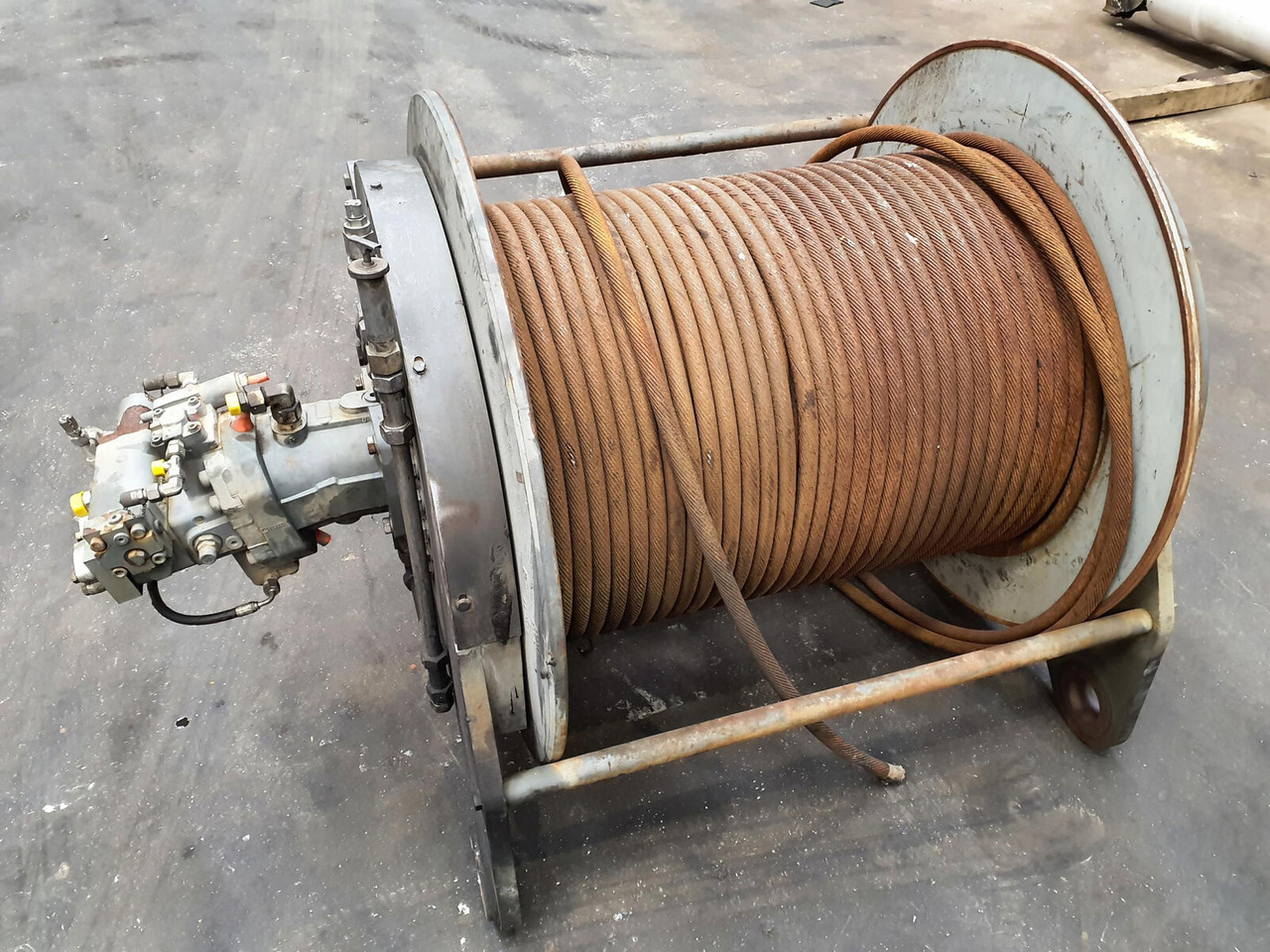 Liebherr LR 1160 COMPACT ROPE WINCH - Winch for Crawler crane: picture 1 Liebherr LR 1160 COMPACT ROPE WINCH - Winch for Crawler crane: picture 1