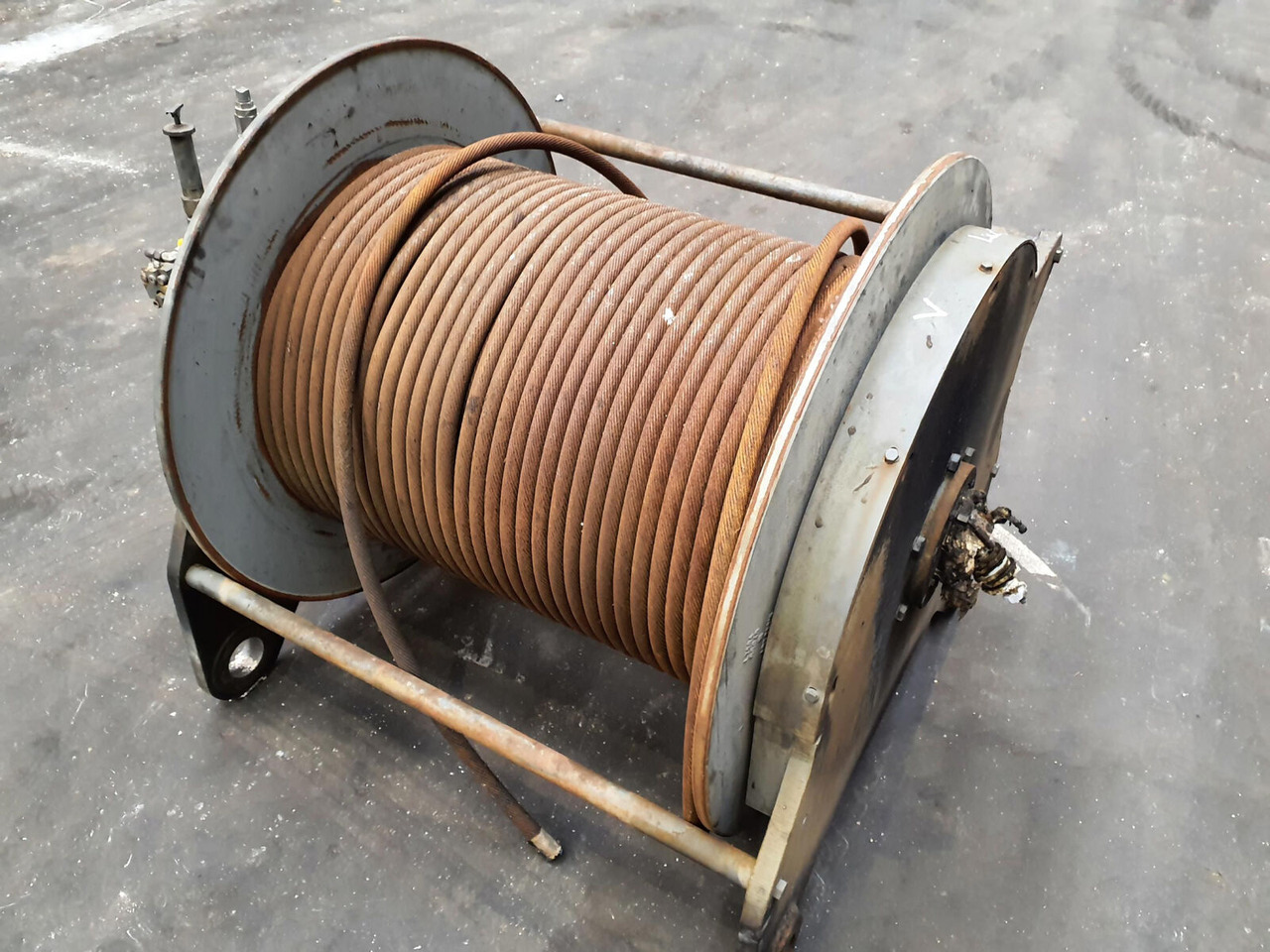 Liebherr LR 1160 COMPACT ROPE WINCH - Winch for Crawler crane: picture 2 Liebherr LR 1160 COMPACT ROPE WINCH - Winch for Crawler crane: picture 2