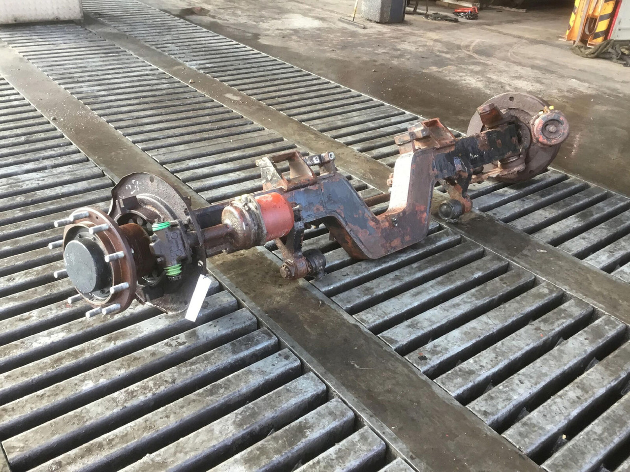 Liebherr LT 1160 axle 4 - Axle and parts for Mobile crane: picture 3 Liebherr LT 1160 axle 4 - Axle and parts for Mobile crane: picture 3