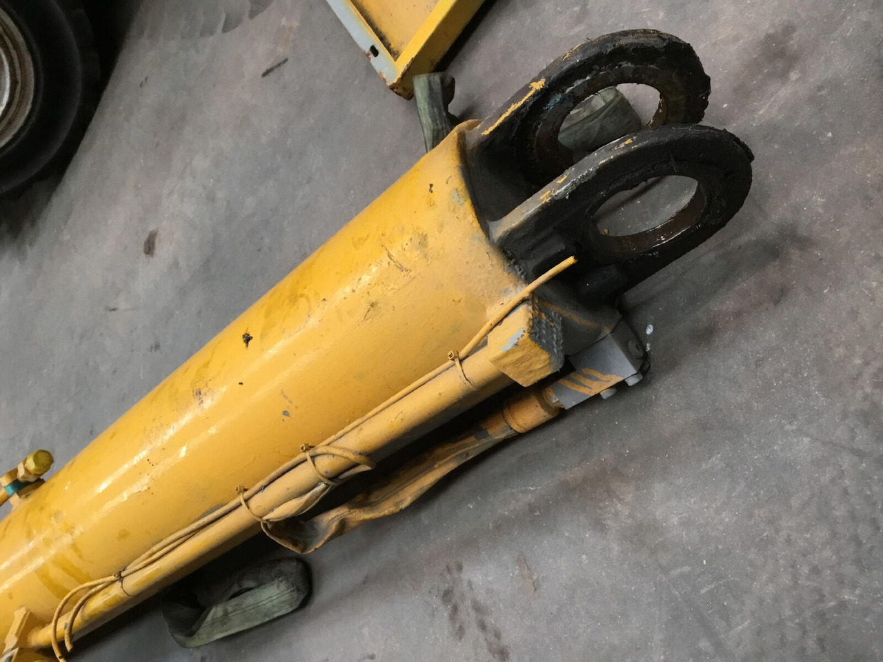 Liebherr LTM 1030-2 boom cylinder - Hydraulic cylinder for Mobile crane: picture 4 Liebherr LTM 1030-2 boom cylinder - Hydraulic cylinder for Mobile crane: picture 4