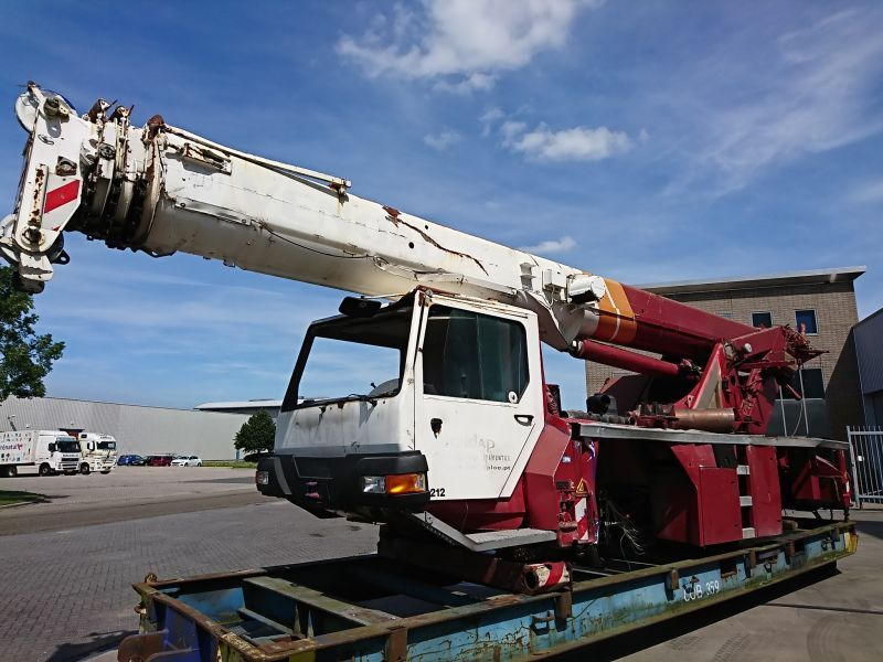 Liebherr LTM 1040-2.1 - Mobile crane: picture 1 Liebherr LTM 1040-2.1 - Mobile crane: picture 1