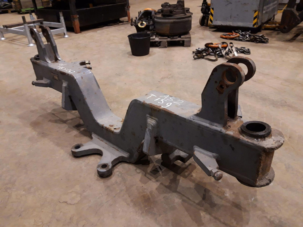 Liebherr LTM 1050-1 Axle housing axle 2 - Axle and parts for Mobile crane: picture 4 Liebherr LTM 1050-1 Axle housing axle 2 - Axle and parts for Mobile crane: picture 4