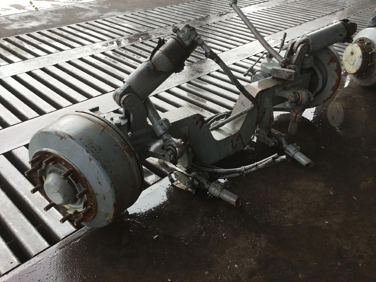 Liebherr LTM 1050-1 axle 2 - Axle and parts for Mobile crane: picture 4 Liebherr LTM 1050-1 axle 2 - Axle and parts for Mobile crane: picture 4