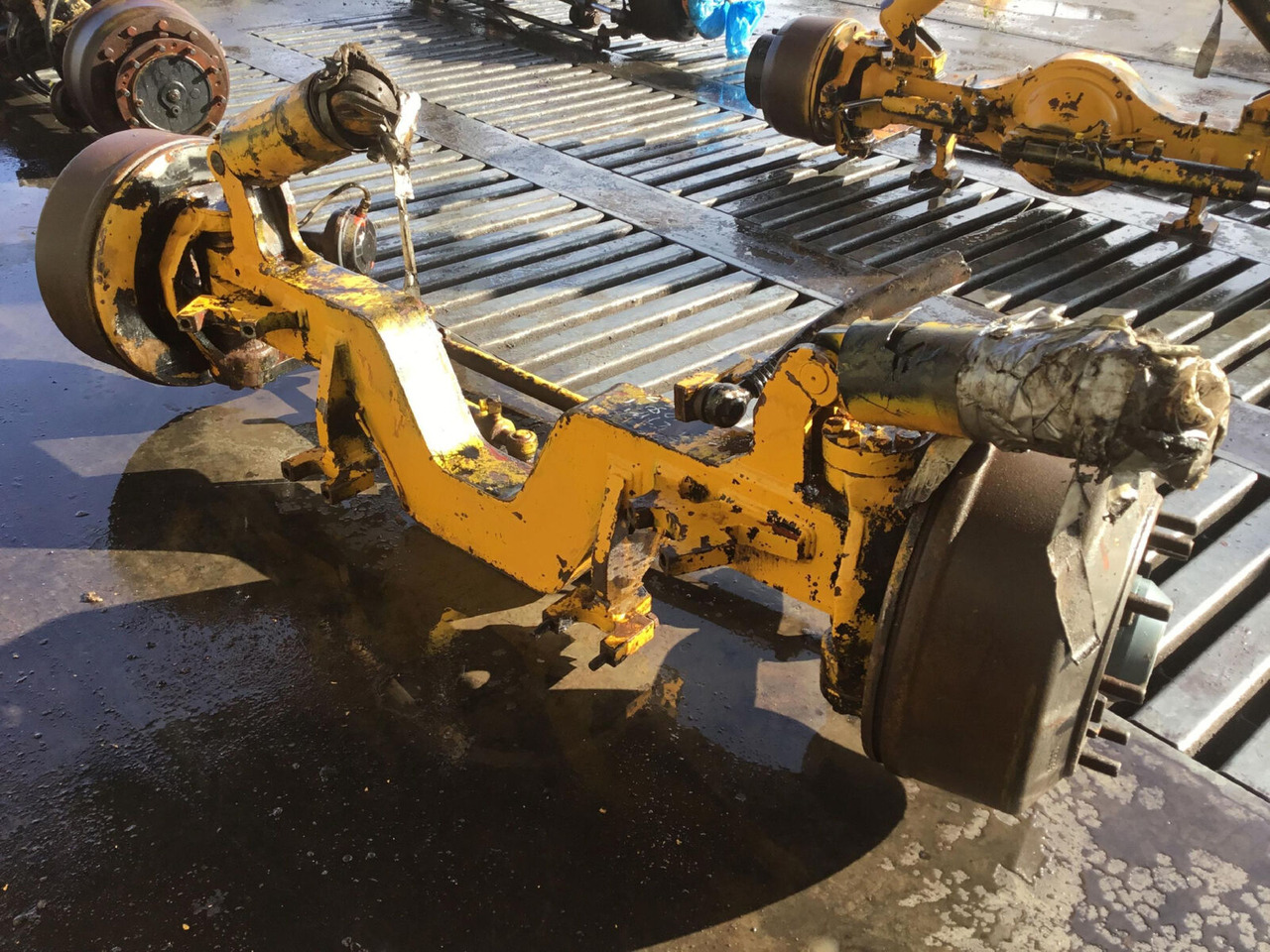 Liebherr LTM 1050-1 axle 2 - Axle and parts for Mobile crane: picture 4 Liebherr LTM 1050-1 axle 2 - Axle and parts for Mobile crane: picture 4