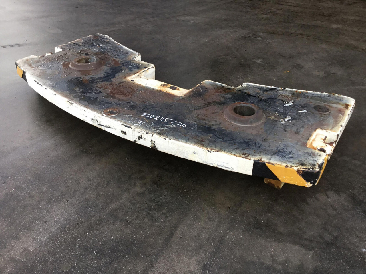 Liebherr LTM 1050-1 counterweight 1,9 ton - Counterweight for Mobile crane: picture 1 Liebherr LTM 1050-1 counterweight 1,9 ton - Counterweight for Mobile crane: picture 1