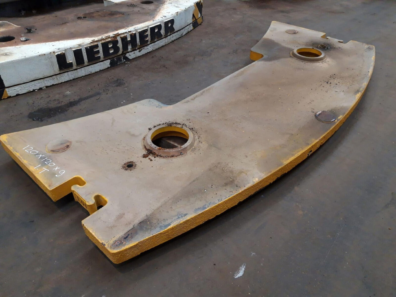 Liebherr LTM 1050-1 counterweight 1 ton - Counterweight for Mobile crane: picture 1 Liebherr LTM 1050-1 counterweight 1 ton - Counterweight for Mobile crane: picture 1