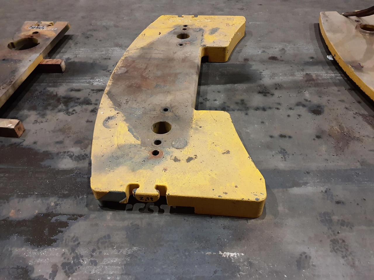 Liebherr LTM 1050-1 counterweight 2,1 ton - Counterweight for Mobile crane: picture 1 Liebherr LTM 1050-1 counterweight 2,1 ton - Counterweight for Mobile crane: picture 1