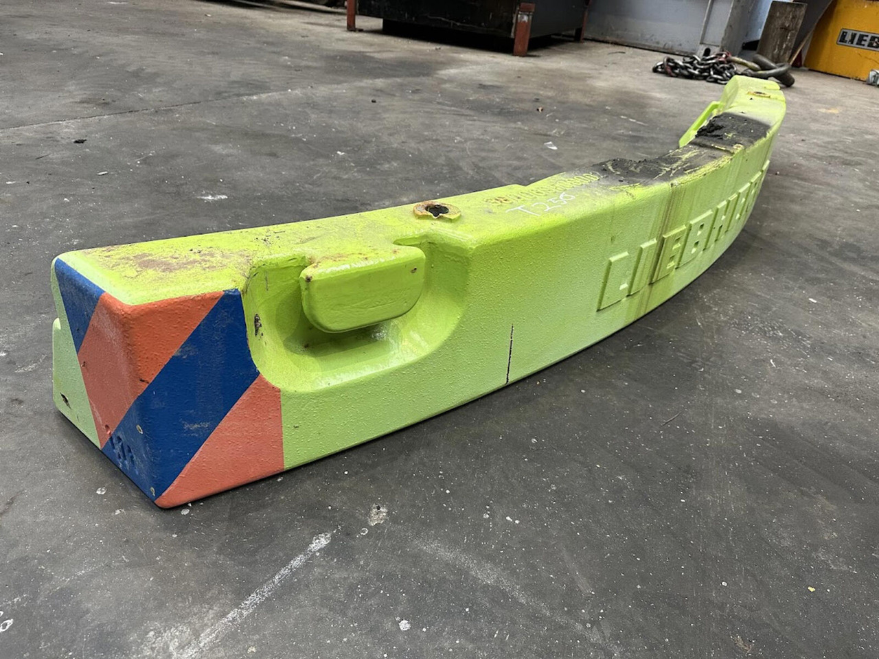 Liebherr LTM 1050-3.1 counterweight 1,1 ton - Counterweight for Mobile crane: picture 1 Liebherr LTM 1050-3.1 counterweight 1,1 ton - Counterweight for Mobile crane: picture 1