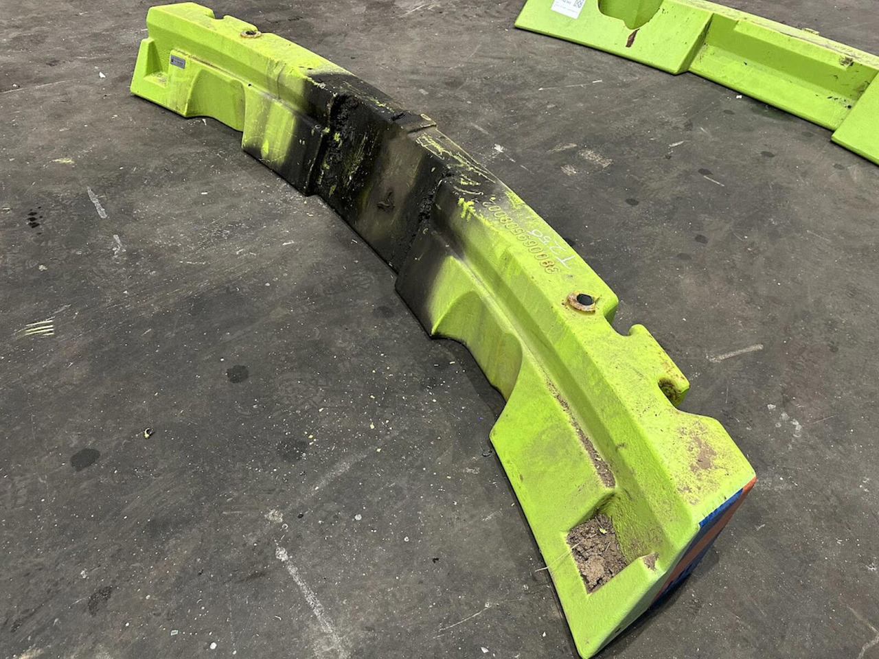 Liebherr LTM 1050-3.1 counterweight 1,1 ton - Counterweight for Mobile crane: picture 4 Liebherr LTM 1050-3.1 counterweight 1,1 ton - Counterweight for Mobile crane: picture 4