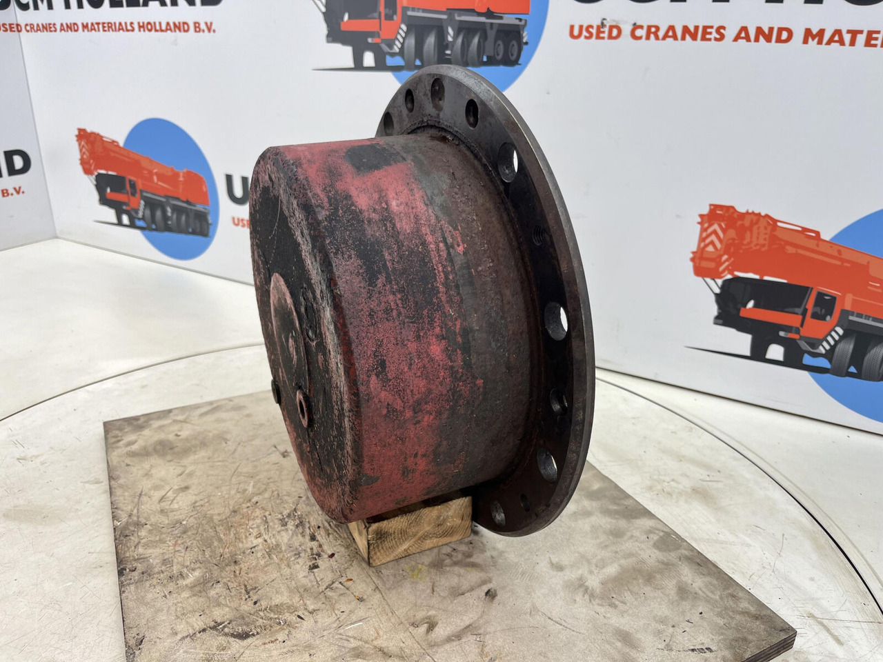 Liebherr LTM 1060/2 planetary gear 17-24-67-32-3pl-H135-46 - Final drive for Mobile crane: picture 2 Liebherr LTM 1060/2 planetary gear 17-24-67-32-3pl-H135-46 - Final drive for Mobile crane: picture 2