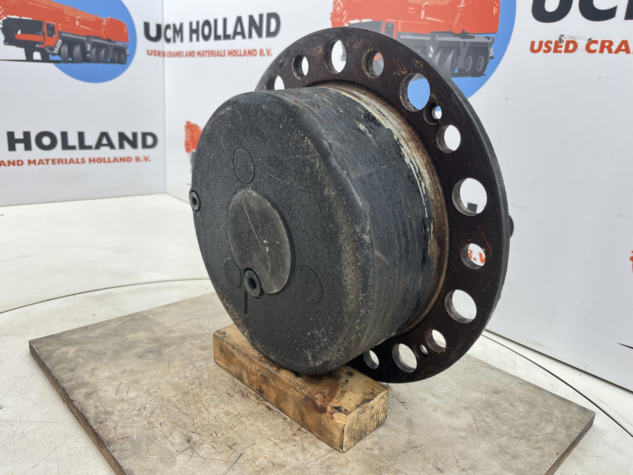 Liebherr LTM 1070 planetary gear 17-24-67-32-3pl-H127-46 - Final drive for Mobile crane: picture 2 Liebherr LTM 1070 planetary gear 17-24-67-32-3pl-H127-46 - Final drive for Mobile crane: picture 2
