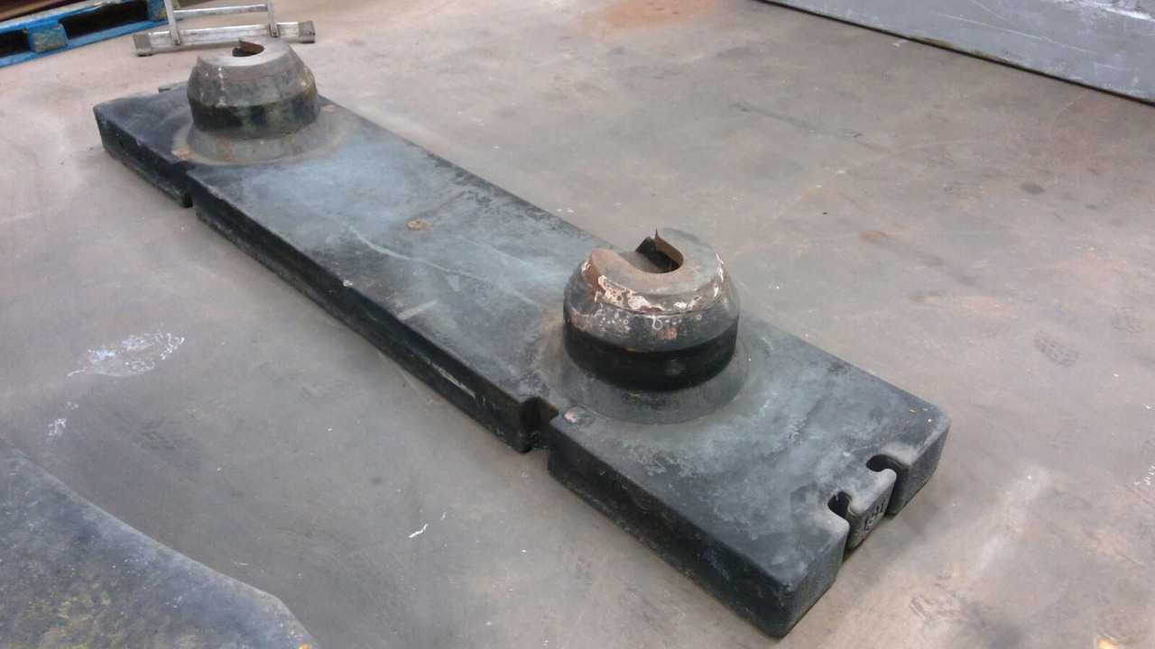 Liebherr LTM 1080-1 counterweight 1,9 ton - Counterweight for Mobile crane: picture 1 Liebherr LTM 1080-1 counterweight 1,9 ton - Counterweight for Mobile crane: picture 1