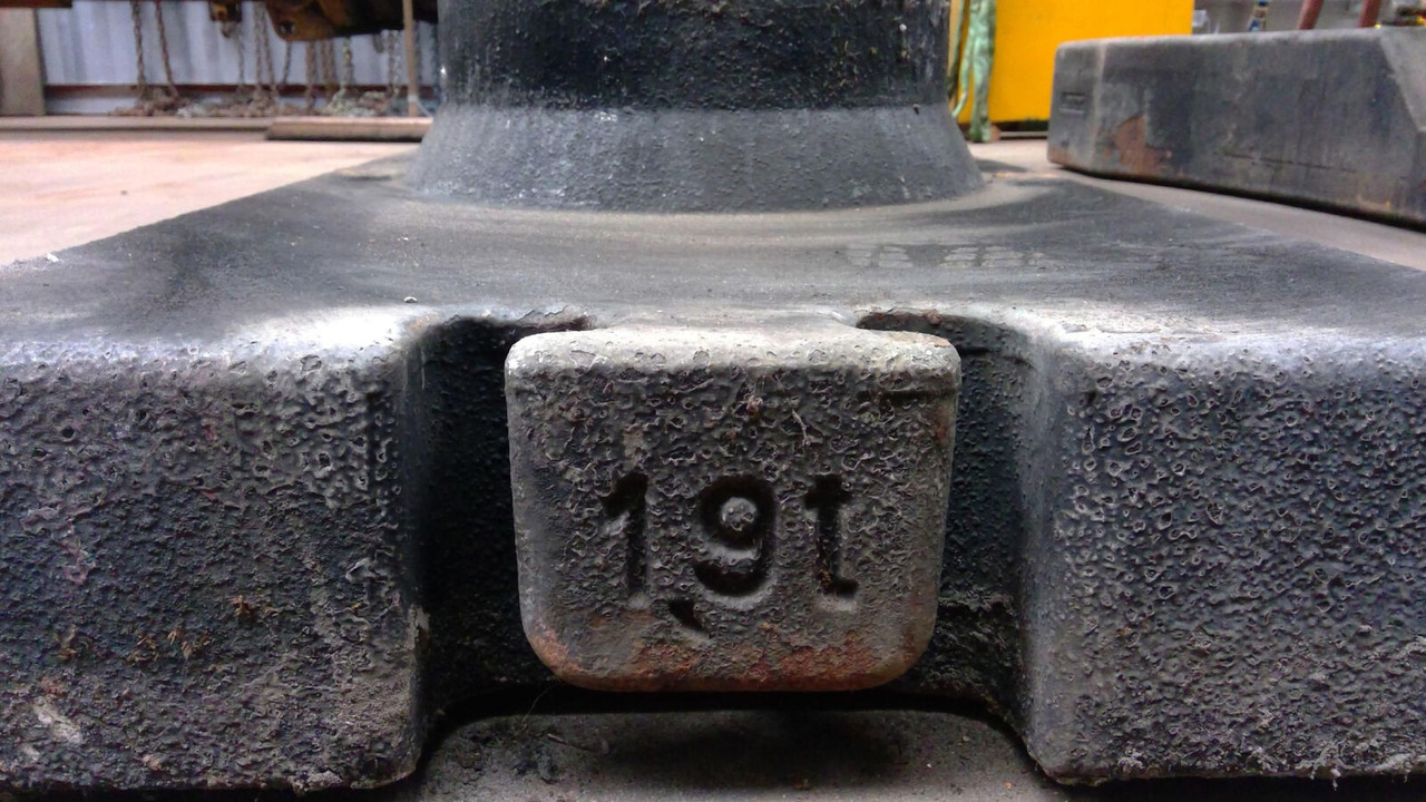 Liebherr LTM 1080-1 counterweight 1,9 ton - Counterweight for Mobile crane: picture 5 Liebherr LTM 1080-1 counterweight 1,9 ton - Counterweight for Mobile crane: picture 5
