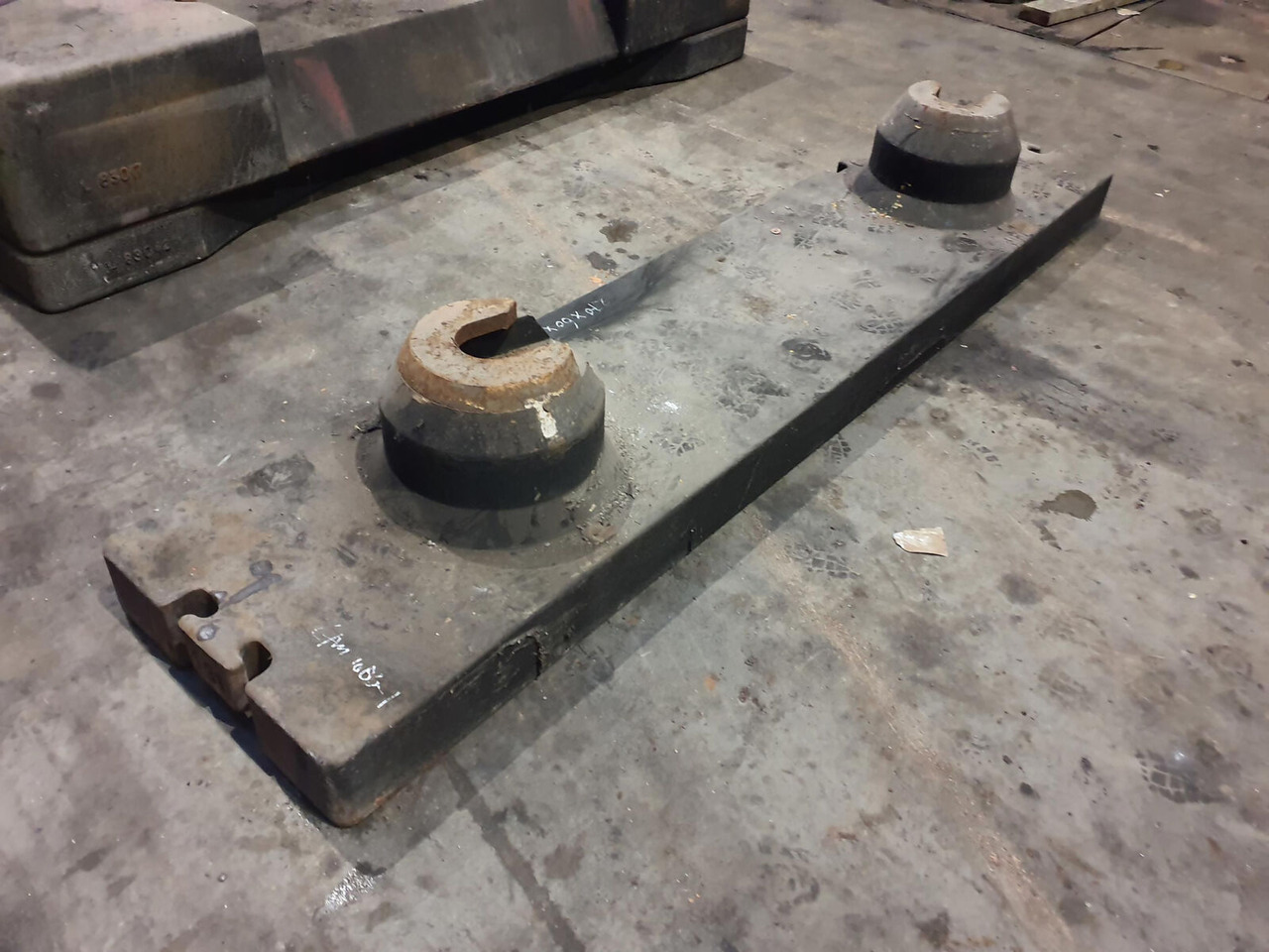 Liebherr LTM 1080-1 counterweight 1,9 ton - Counterweight for Mobile crane: picture 3 Liebherr LTM 1080-1 counterweight 1,9 ton - Counterweight for Mobile crane: picture 3
