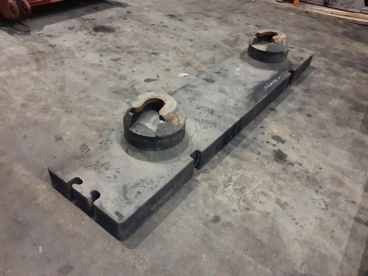 Liebherr LTM 1080-1 counterweight 1,9 ton - Counterweight for Mobile crane: picture 1 Liebherr LTM 1080-1 counterweight 1,9 ton - Counterweight for Mobile crane: picture 1