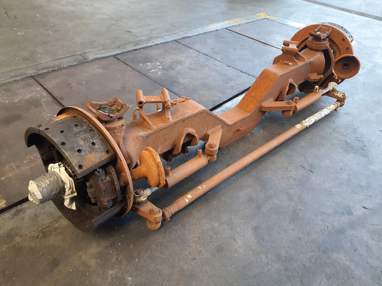 Liebherr LTM 1100-5.2 axle 3 - Axle and parts for Mobile crane: picture 1 Liebherr LTM 1100-5.2 axle 3 - Axle and parts for Mobile crane: picture 1