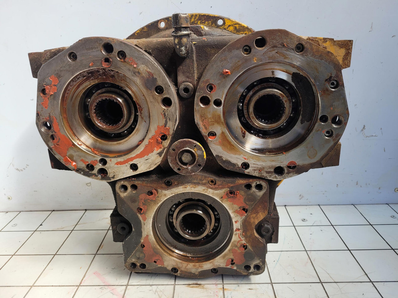 Liebherr LTM 1200 pump distribution gear - Transmission for Mobile crane: picture 1 Liebherr LTM 1200 pump distribution gear - Transmission for Mobile crane: picture 1