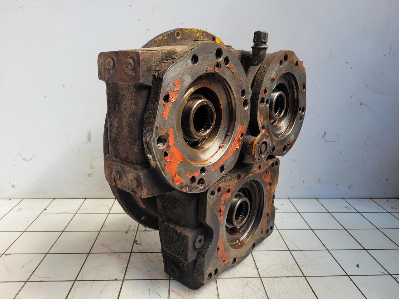 Liebherr LTM 1200 pump distribution gear - Transmission for Mobile crane: picture 2 Liebherr LTM 1200 pump distribution gear - Transmission for Mobile crane: picture 2