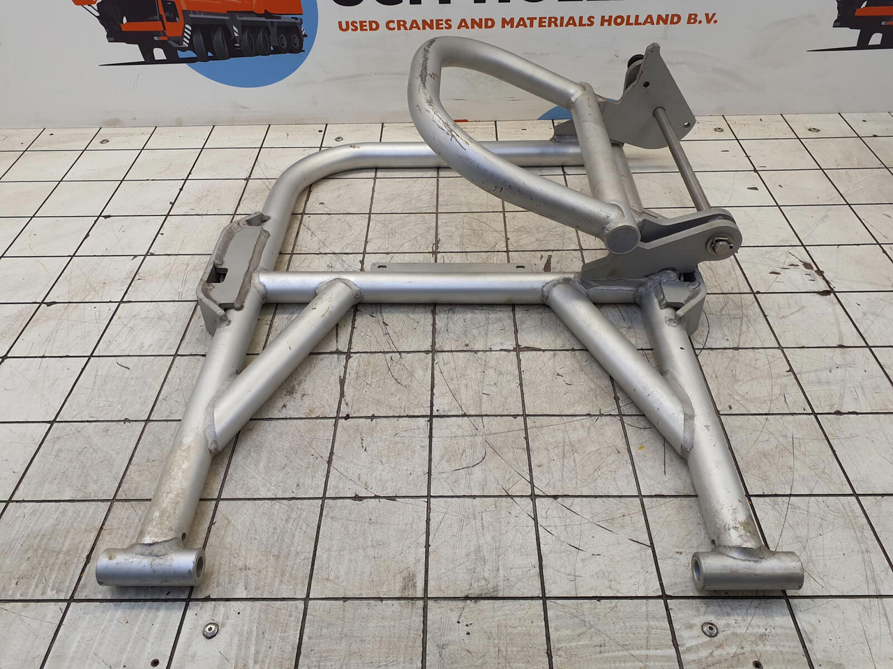 Liebherr LTM 1250-5.1 guard railing 40X500X760 - Body and exterior for Mobile crane: picture 2 Liebherr LTM 1250-5.1 guard railing 40X500X760 - Body and exterior for Mobile crane: picture 2