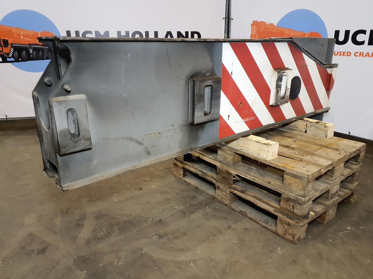 Liebherr LTM 1250-6.1 outriggerbeam front with support cylinder - Suspension for Crane: picture 4 Liebherr LTM 1250-6.1 outriggerbeam front with support cylinder - Suspension for Crane: picture 4