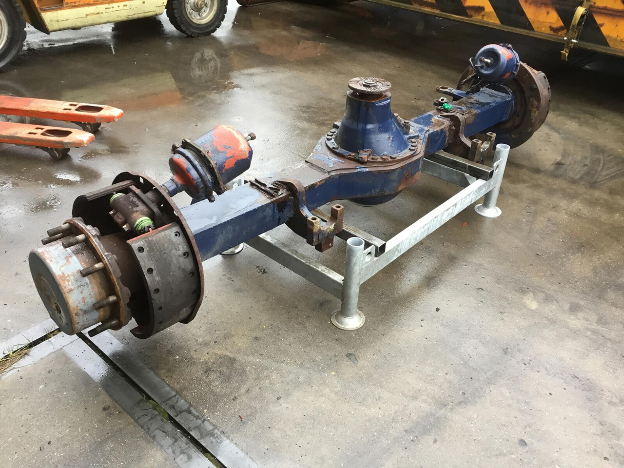 Liebherr LTM 1300 axle 5 - Axle and parts for Mobile crane: picture 3 Liebherr LTM 1300 axle 5 - Axle and parts for Mobile crane: picture 3