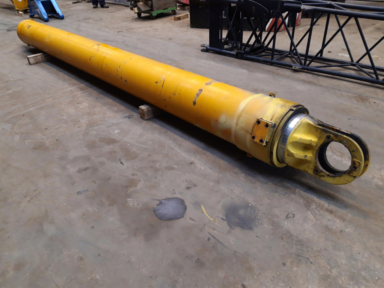 Liebherr LTM 1300 boom cylinder - Hydraulic cylinder for Mobile crane: picture 3 Liebherr LTM 1300 boom cylinder - Hydraulic cylinder for Mobile crane: picture 3