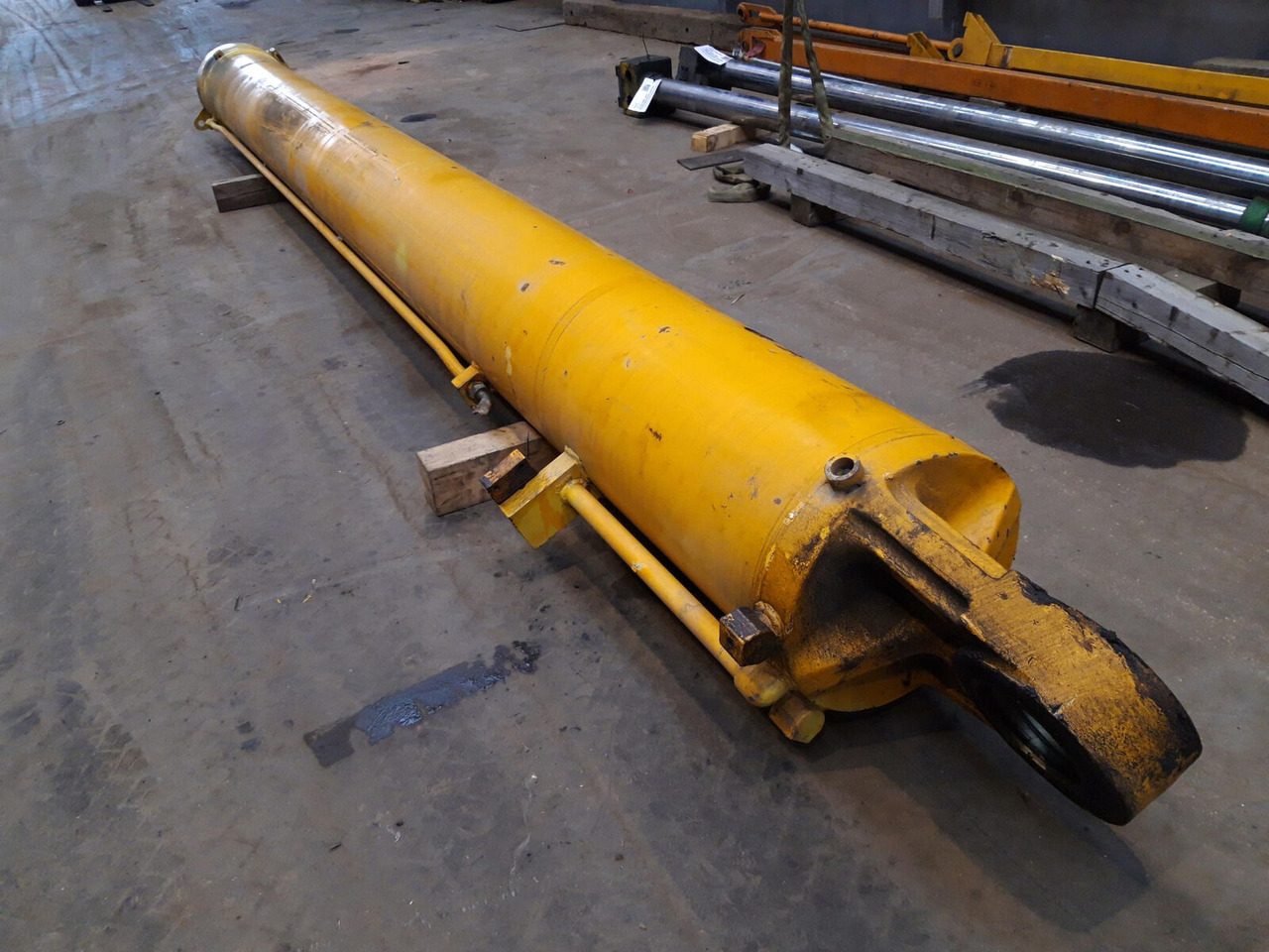Liebherr LTM 1300 boom cylinder - Hydraulic cylinder for Mobile crane: picture 2 Liebherr LTM 1300 boom cylinder - Hydraulic cylinder for Mobile crane: picture 2