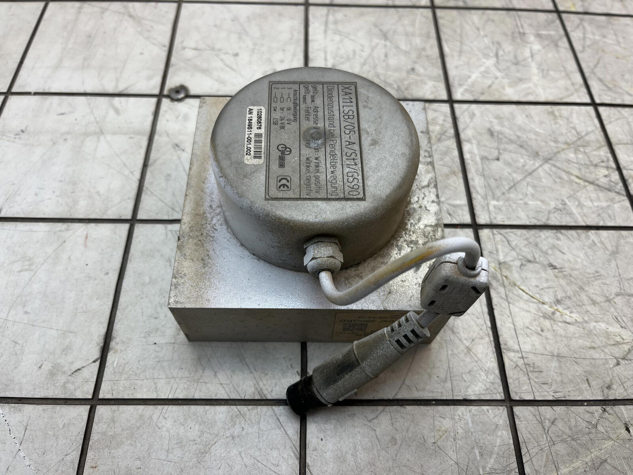 Liebherr LTM 1400-7.1 angle transmitter - Sensor for Mobile crane: picture 4 Liebherr LTM 1400-7.1 angle transmitter - Sensor for Mobile crane: picture 4