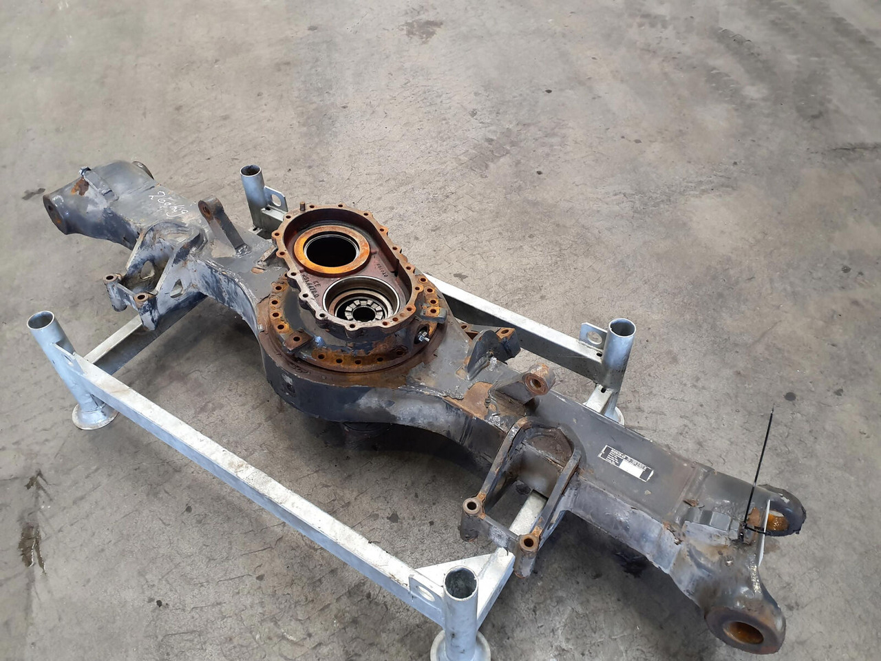 Liebherr LTM 1400-7.1 axle 3 housing - Axle and parts for Mobile crane: picture 1 Liebherr LTM 1400-7.1 axle 3 housing - Axle and parts for Mobile crane: picture 1