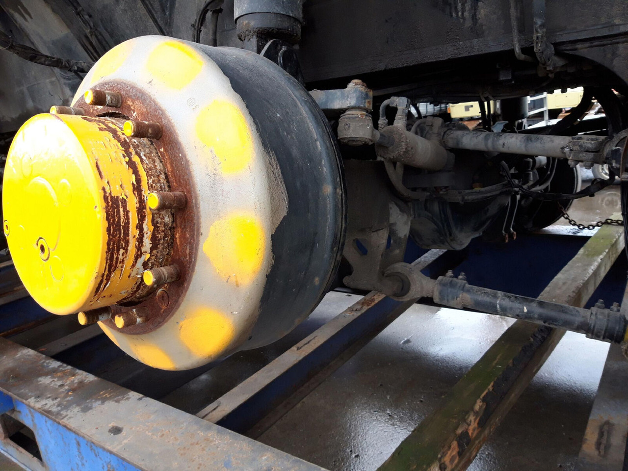 Liebherr LTM 1400-7.1 axle 6 - Axle and parts for Mobile crane: picture 3 Liebherr LTM 1400-7.1 axle 6 - Axle and parts for Mobile crane: picture 3