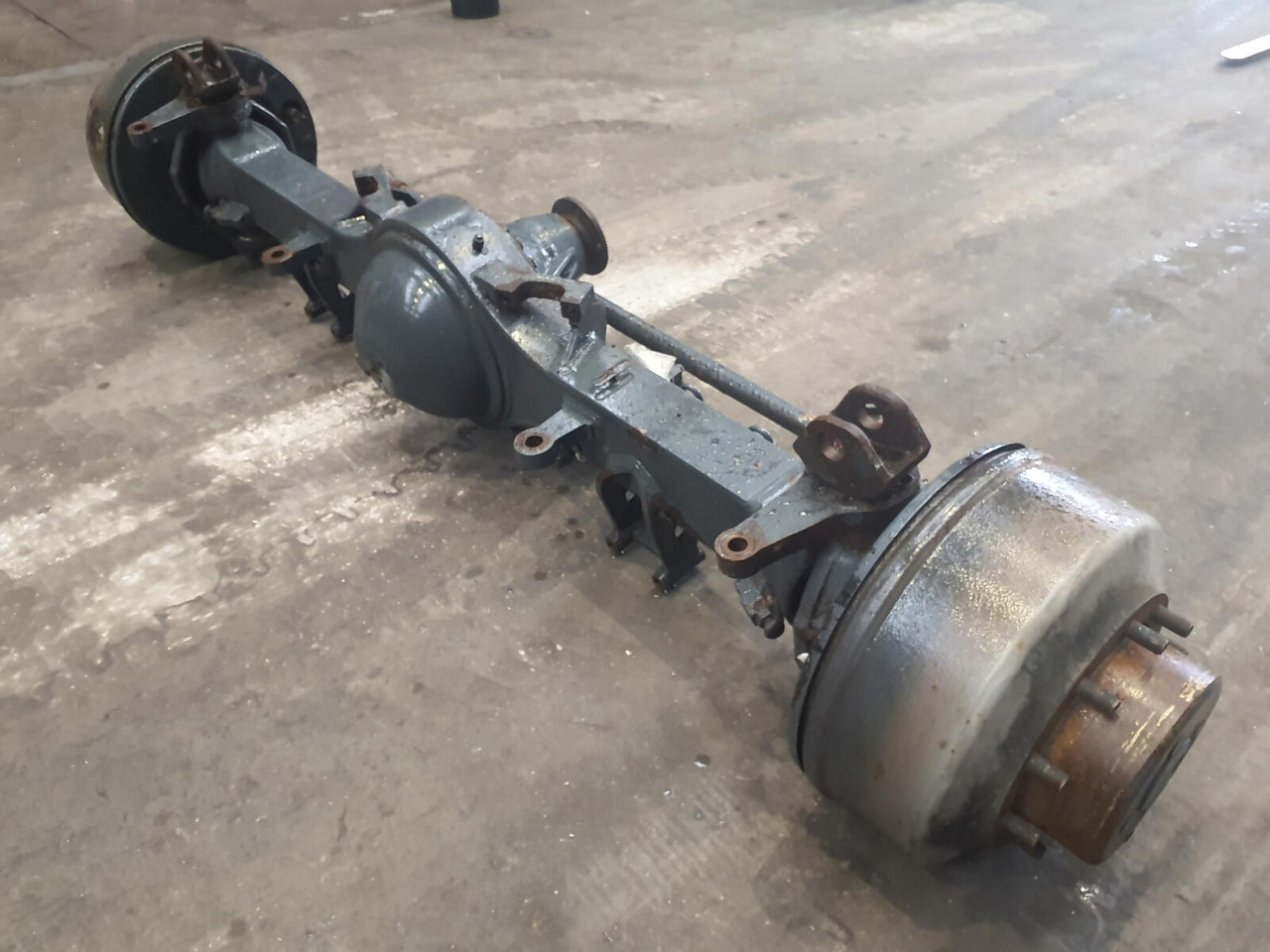 Liebherr LTM 1400-7.1 axle 6 - Axle and parts for Crane: picture 3 Liebherr LTM 1400-7.1 axle 6 - Axle and parts for Crane: picture 3