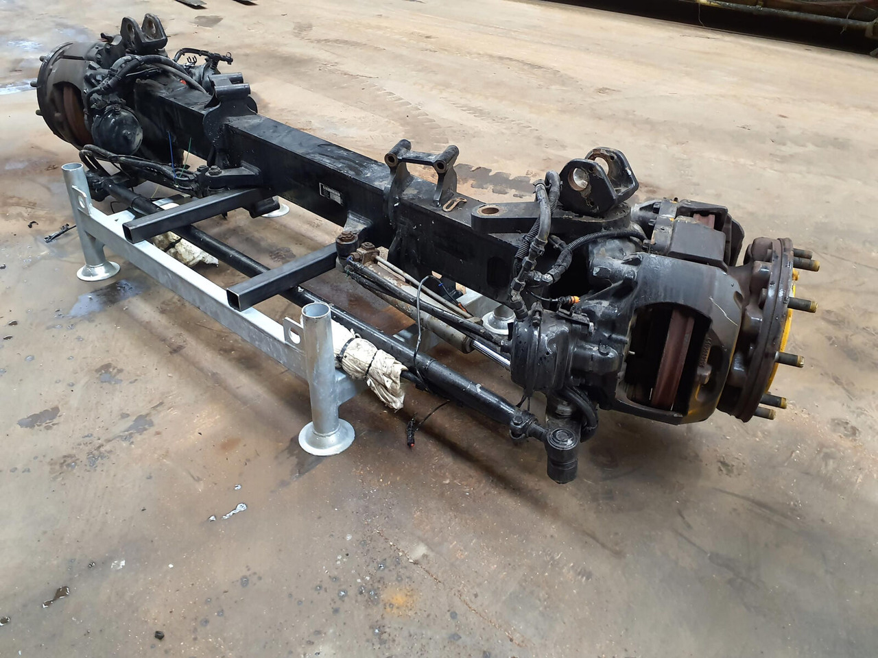 Liebherr LTM 1750-9.1 axle 1 - Axle and parts for Mobile crane: picture 3 Liebherr LTM 1750-9.1 axle 1 - Axle and parts for Mobile crane: picture 3
