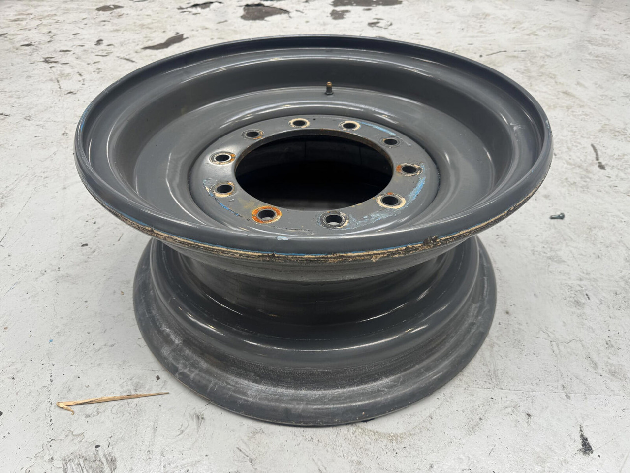 Liebherr Rim 445/95R25 10 12 1p - Rim for Crane: picture 2 Liebherr Rim 445/95R25 10 12 1p - Rim for Crane: picture 2